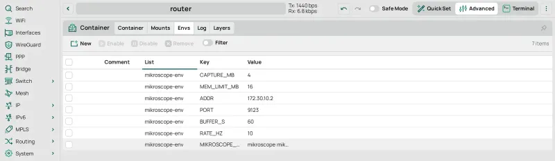 La pestaña Envs con las siete entradas de mikroscope-env: MIKROSCOPE_TAG, RATE_HZ 10, BUFFER_S 60, PORT 9123, ADDR 172.30.10.2, MEM_LIMIT_MB 16 y CAPTURE_MB 4.